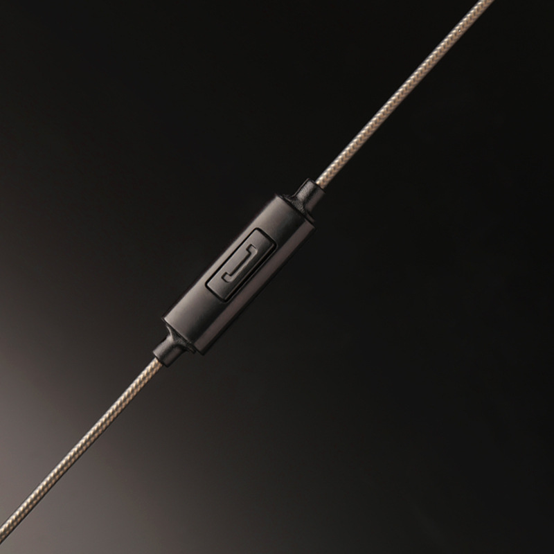 In-ear dual dynamic sports headphones, new smart wire-controlled high-definition sound quality mobile phone and computer headphones. 