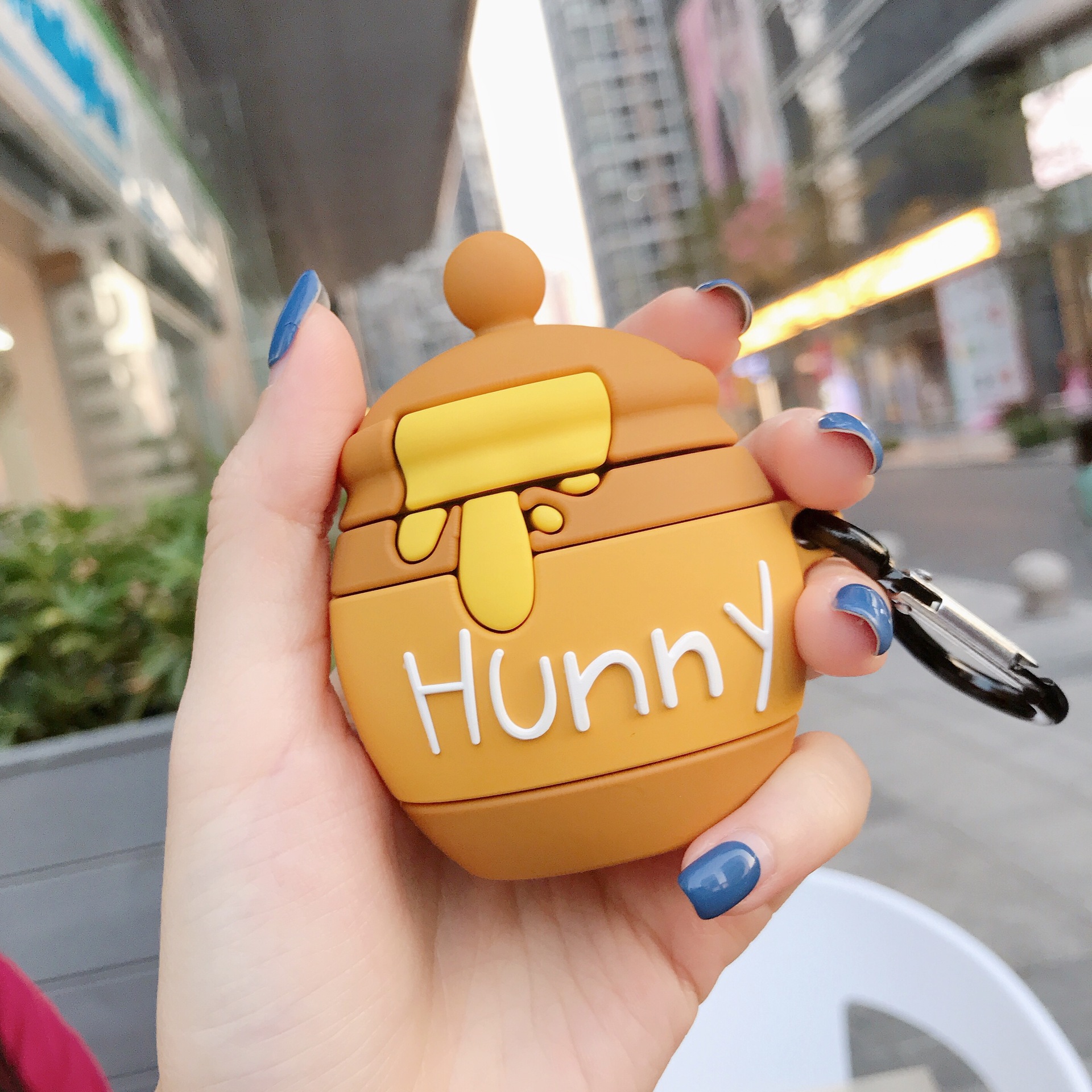 airpod/pro3 useless apple 1/2 creative bee jar wired bluetooth headset case s3 generation silicone case. 