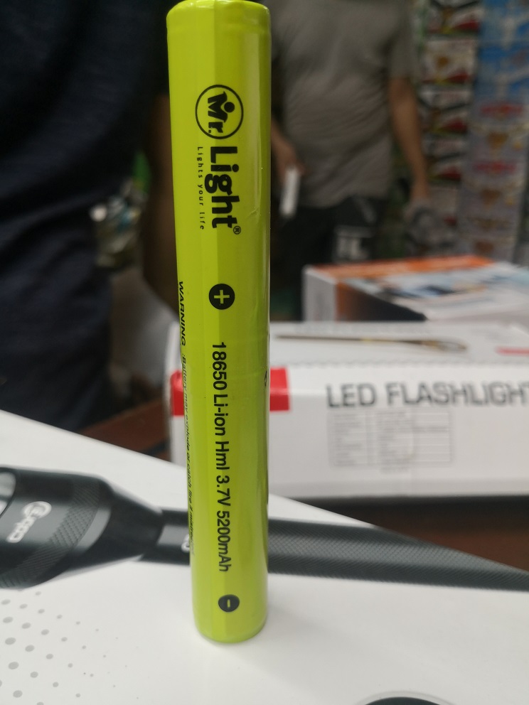 Mr. Light  2x18650 3.7V 5200mAh Big Capacity High Performance Rechargeable Torchlight Battery (Point Top) - 1 Piece. 