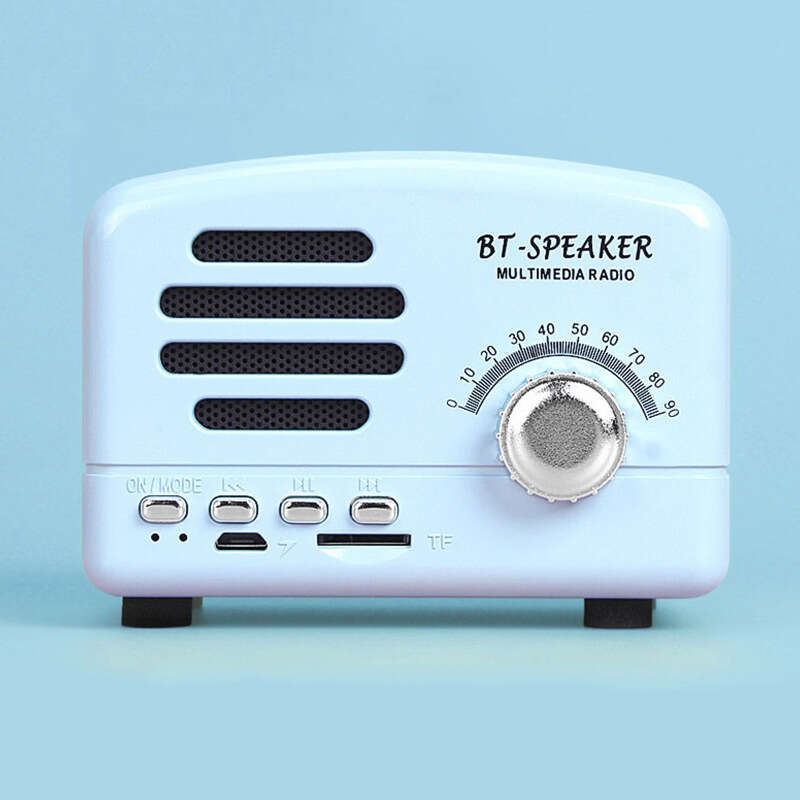 BT01 Bluetooth speaker sound system nostalgic mini cute girl heart card insertion new hand gift creative design. 