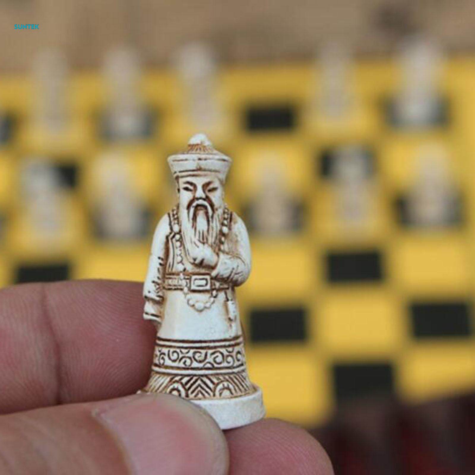Chess Set Folding Roll up Chess Board Carving Resin Chessman Classic Figures Chess for Gift Camping. 