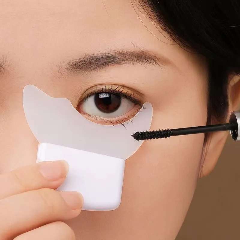 New Premium Quality Silicon Eyeliner Template Eyeliner Makeup Assistant Easy Precise Silicone Eyeliner. 