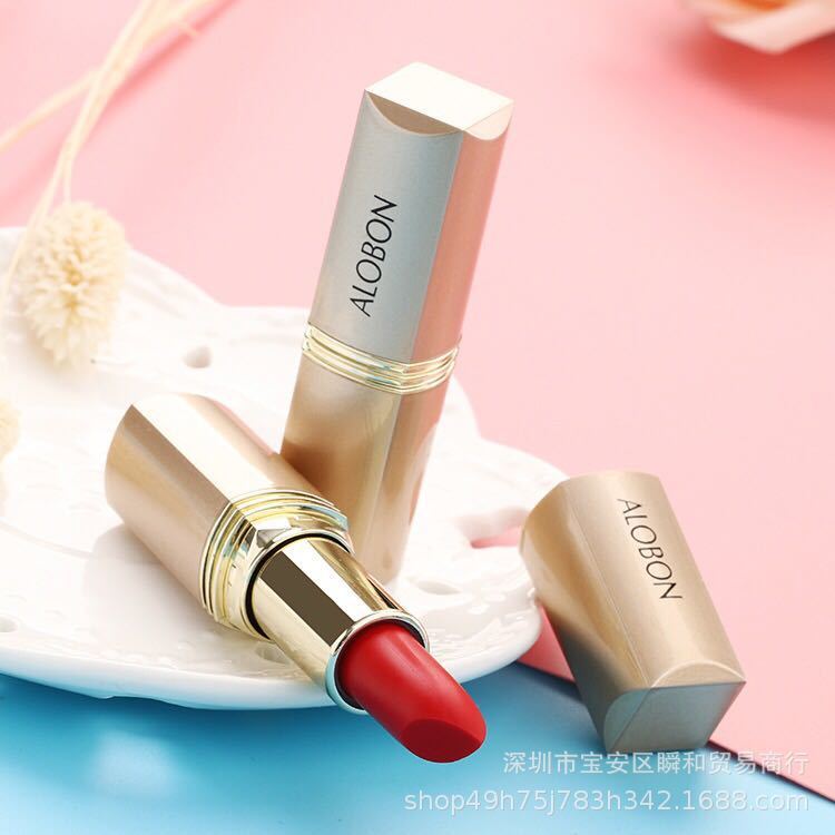 Li Jiaqi recommends Yabang moisturizing and moisturizing lipstick, waterproof and long-lasting, no fading, no sticking cups, and no drying of student lipstick. 