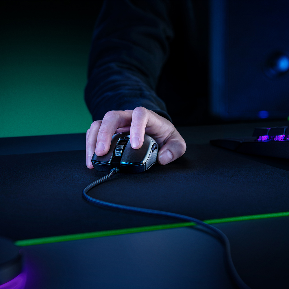 Razer Viper 8KHz Wired Gaming Mouse Lightweight Ergonomic Mouse with 8000Hz Polling Rate 20000DPI FOCUS+ Optical Sensor. 