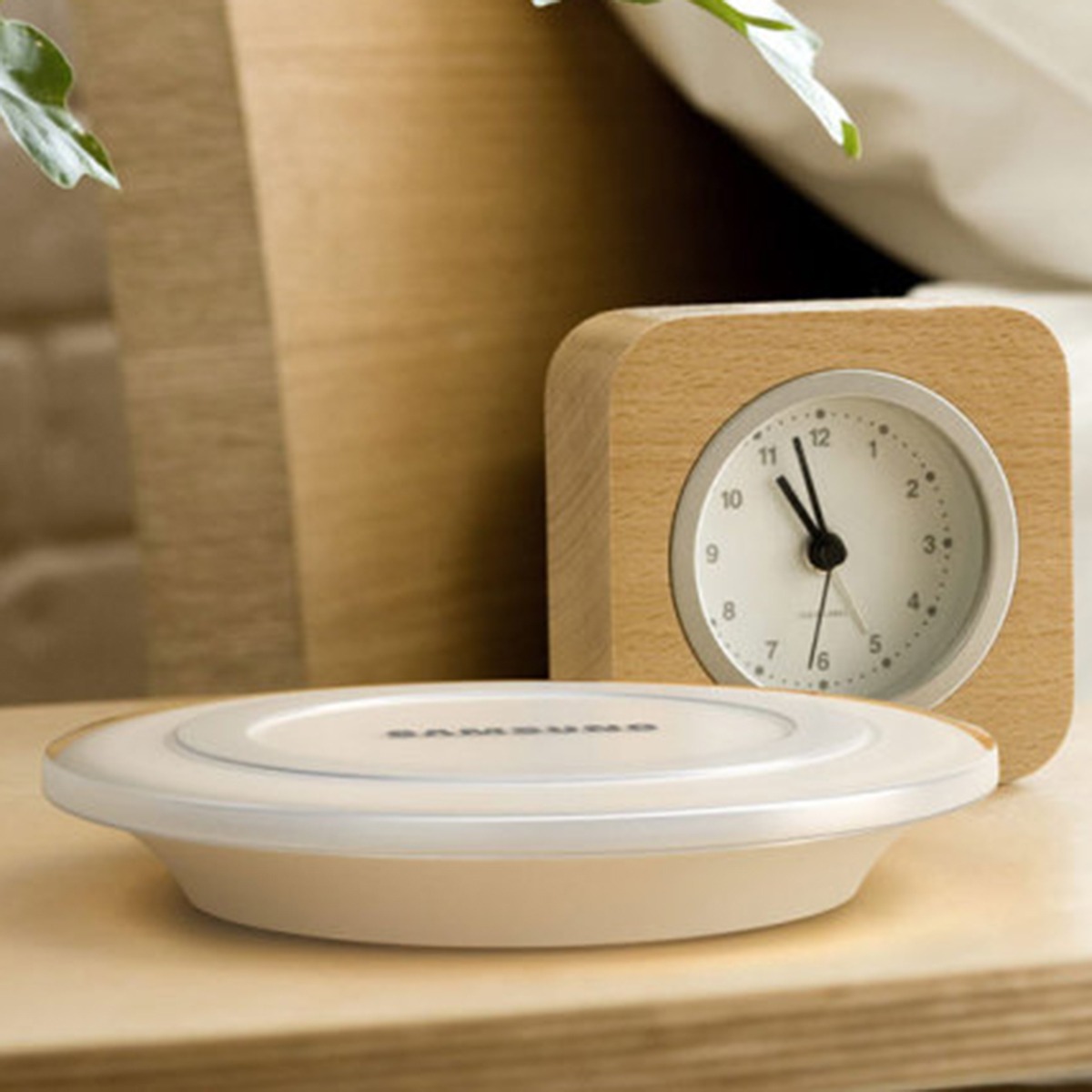 Galaxy S6 Edge Wireless Charger Pad – White. 