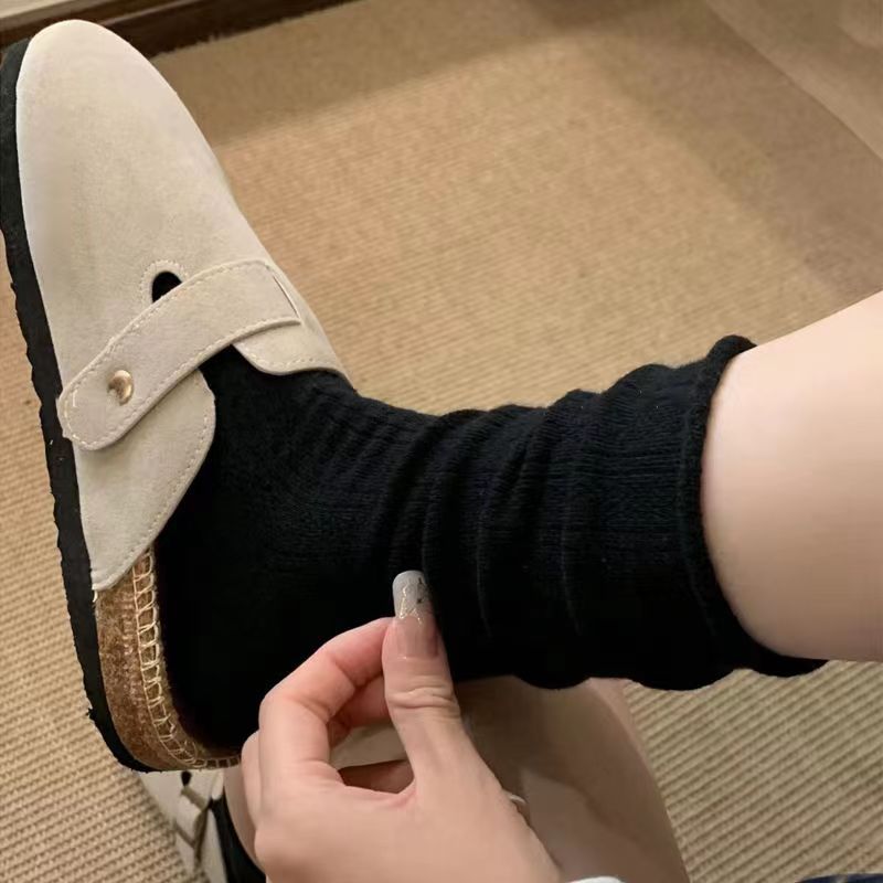 Socks women's black and white autumn ins, tide vintage cream, rolled edges, dark lines, middle tubes, pile socks, breathable literary confinement socks