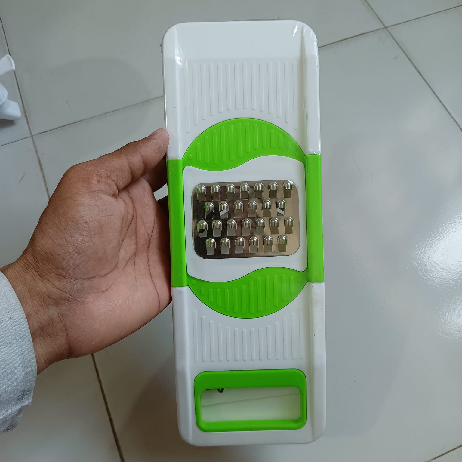 6 in 1 combo pack kitchen vegitable cutter set for all purpous slicer cutter gratter squicher container. 