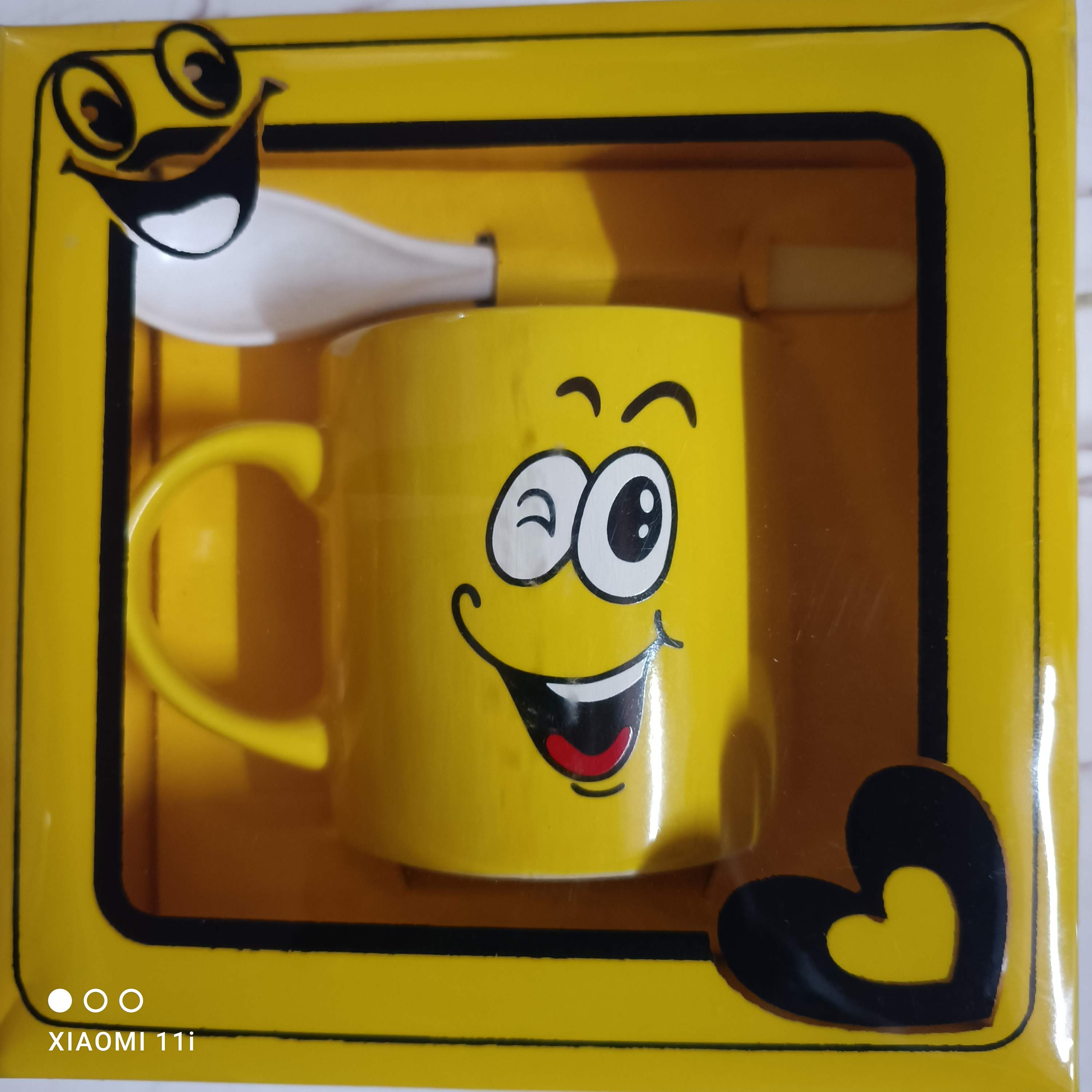 Emoji Ceramic Mug (Yellow) - Add A Touch Of Fun To Your Beverage Enjoyment With This Stylish Emoji Mug. 