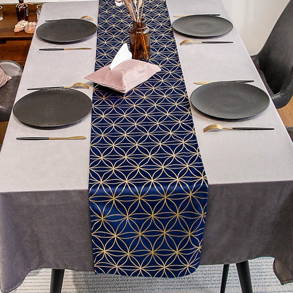 32x180cm Nordic Luxury Table Runner Square Plaid Velvet Bed Runner Retro Green Bronzing Diamond Bed Tail Gold Dining Table Decor. 
