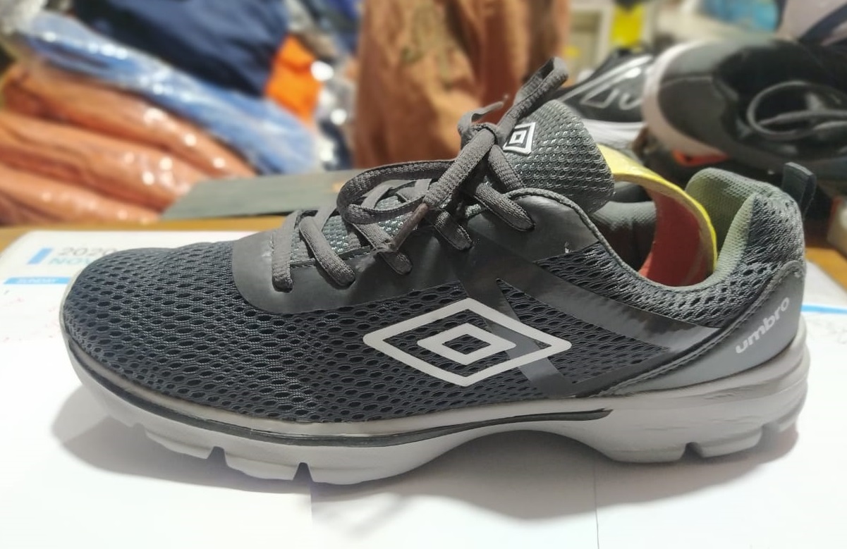umbro shoes price