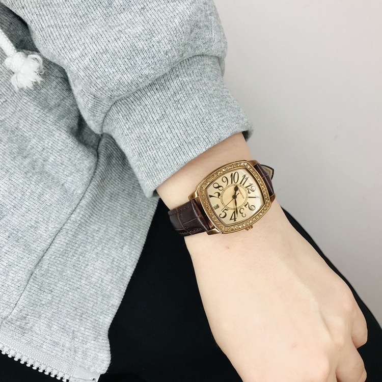 New Women's Square Watch Digital Scale with Date Small Square Watch Retro Coffee Color Belt Waterproof Fashion Women's Watch. 
