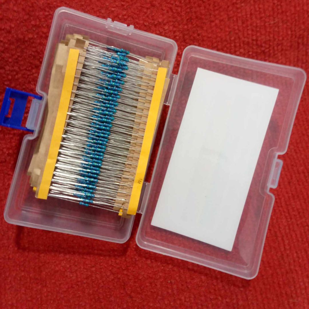 600Pcs Resistor Combo Tolerance 1% 1M 1K, 47K, 470K, 10K, 20K, 22OHM 30 Values Resistor Carbon Film Resistor 1/4W Resistance 0.25 Watt Fixed Resistors 2 Pin Leads With Storage Box. 