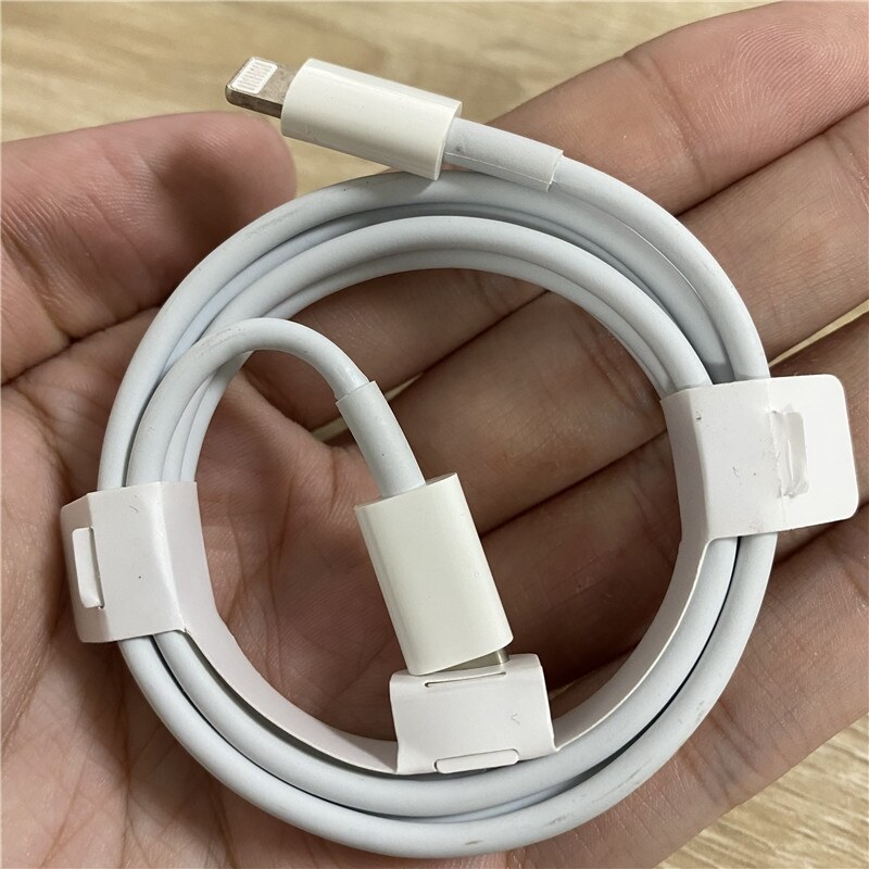 APPLE  20W USB.C Power Adapter FOR iphone 13/12/11/X with type c to lightng cable -Three pin (MADE IN VIETNAME). 