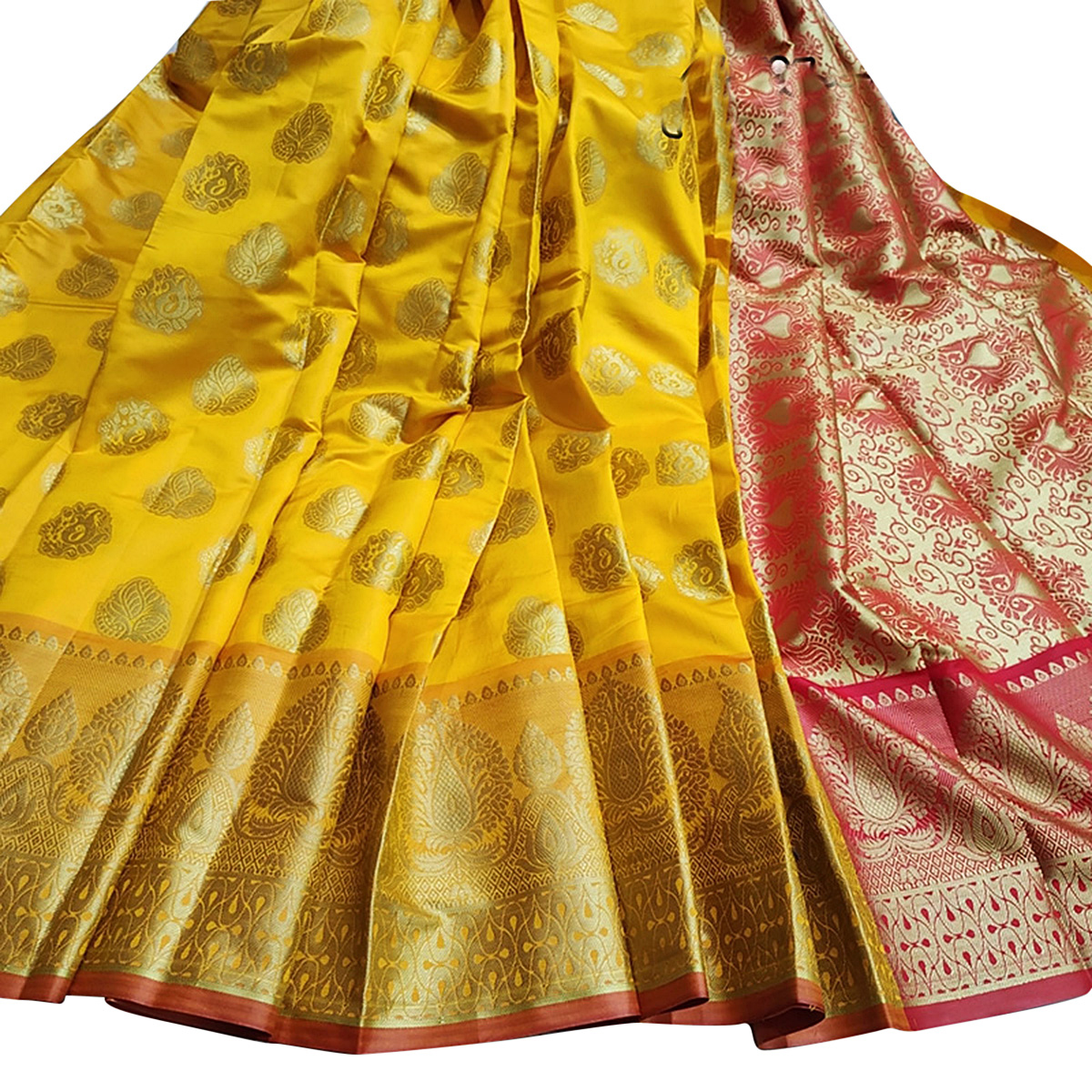 Saree semi katan saree for women's/tangail semi katan silk saree /yellow colour semi katan saree. 
