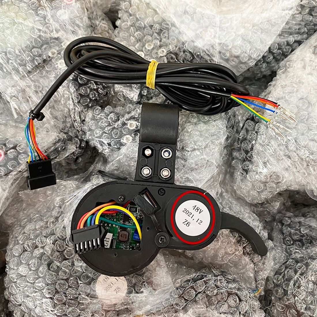 Electric Scooter LCD Screen with Accelerator Use for 10Inch Electric Scooters Display. 