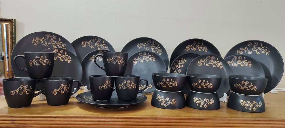 Black Gold Flower Dinner Set 24 Pcs. 
