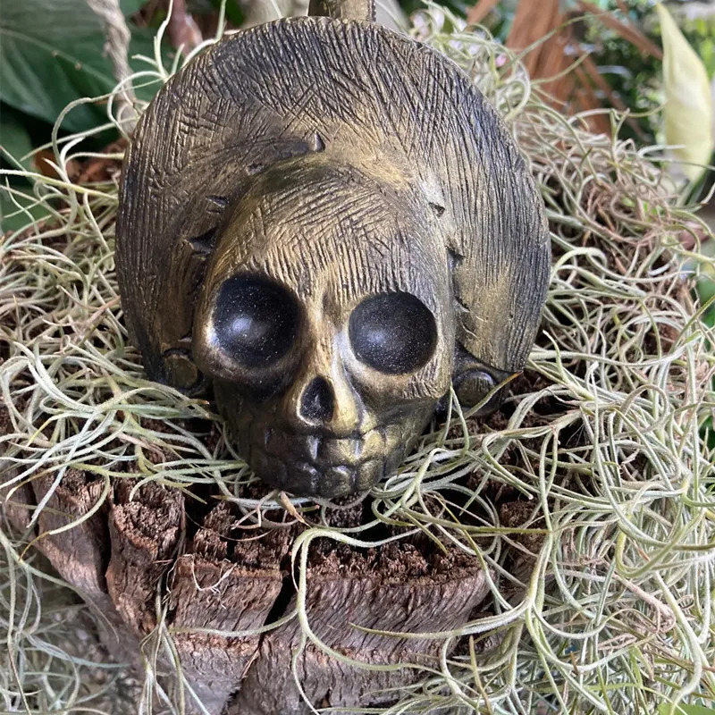Tricky Death Whistle, Scream, Shout, Miserable Wail, Aztec Whistle  silvato azteca ceramics pottery. 