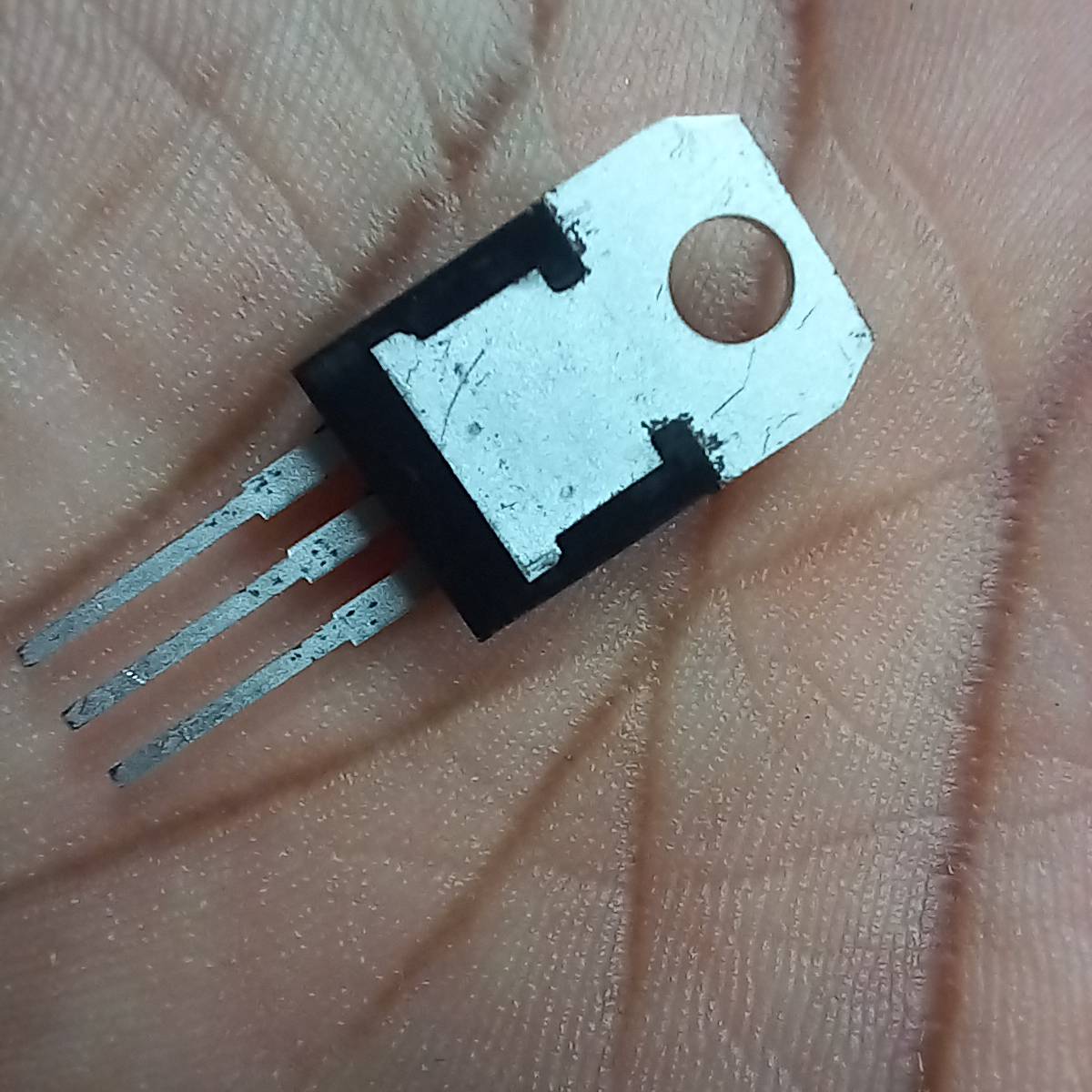 A Class TYN612 IC TYN612 Thyristor 12A 600V Unidirectional TYN612 SCR Thyristor TO-220 Silicon Control Rectifier Transistor 3 Pin Leads IC. 