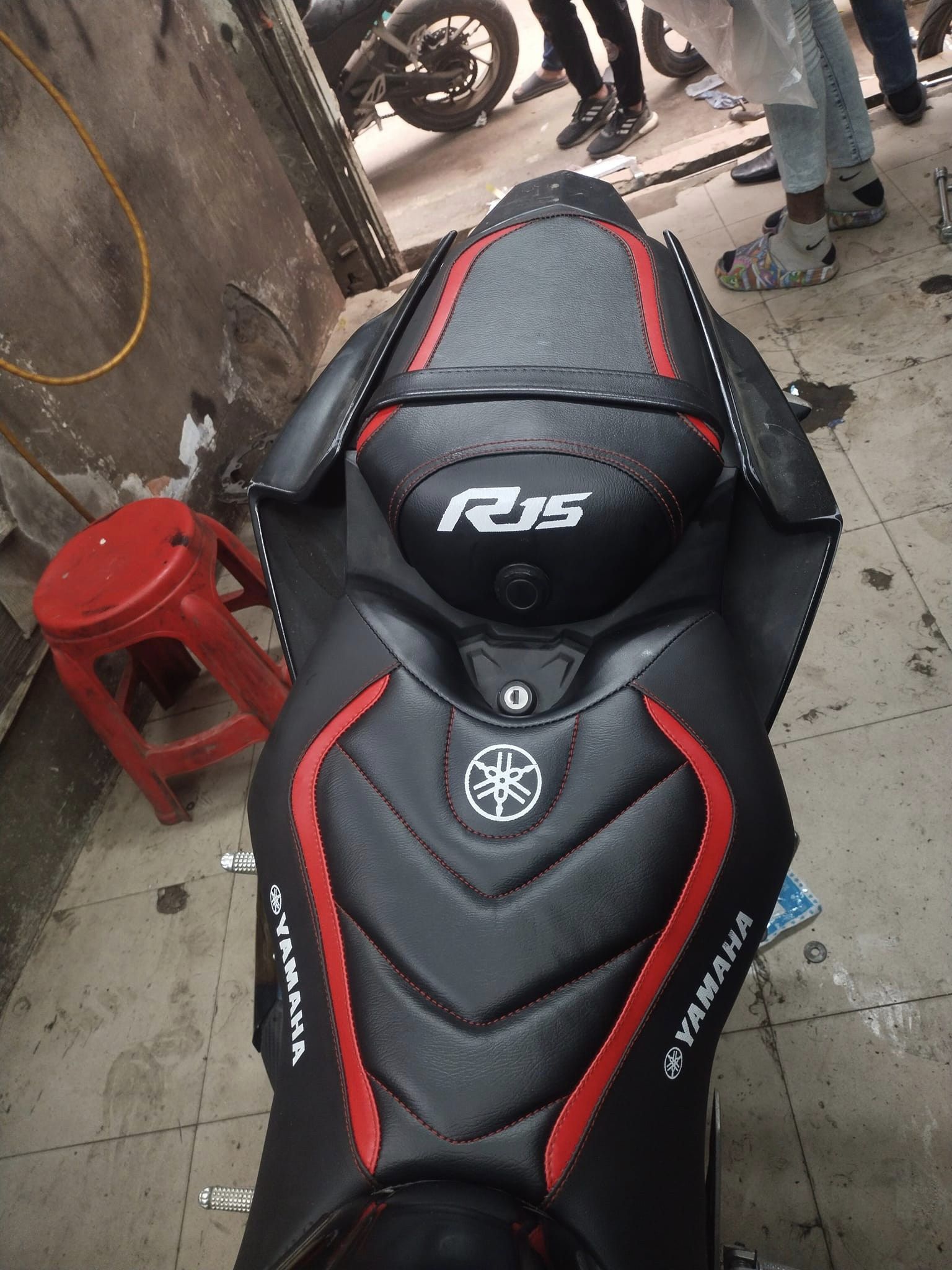 Yamaha r15v4 red CLOUR modified seat cover. 