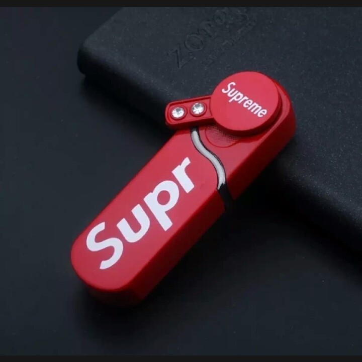 Suprime New Fashionable Windproof Bootn Lighter. 