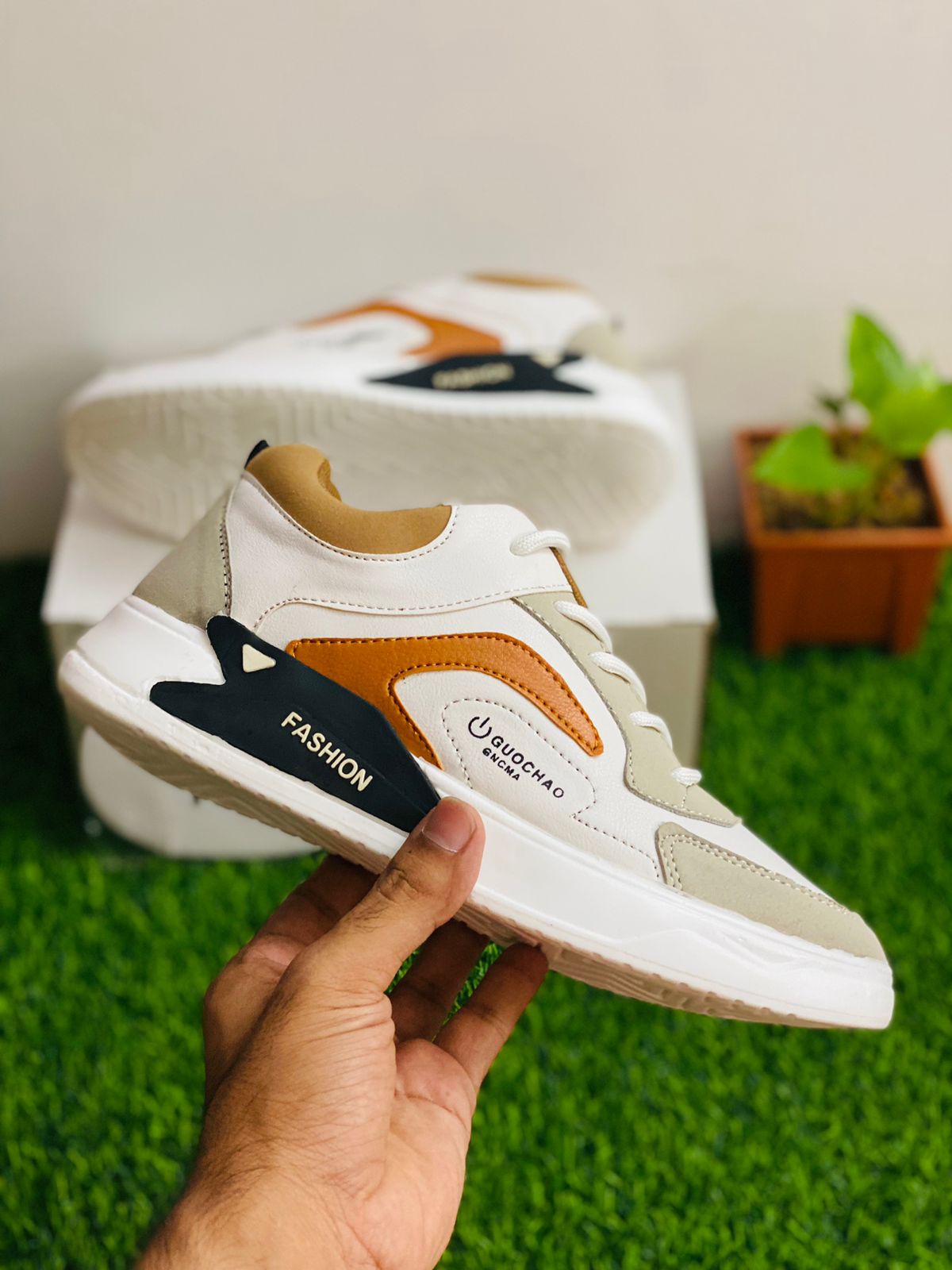 Premium Quality Stylish and Fashionable Leather Sneakers For Men. 