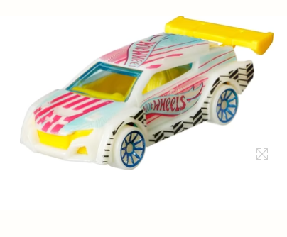 Hot Wheels HCB57 Monster Trucks GITD Bundle Toy's.. 