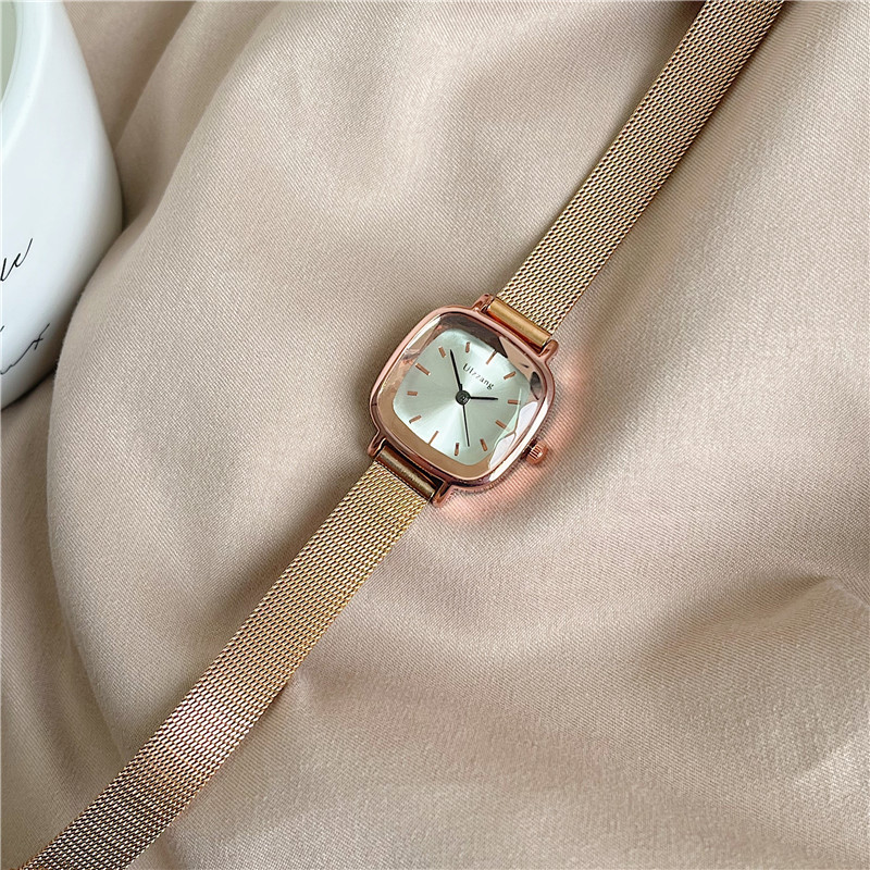 Women's High-class Cold Style Niche Quartz Watch Women's Simple Elegant Retro Square Small Dial. 
