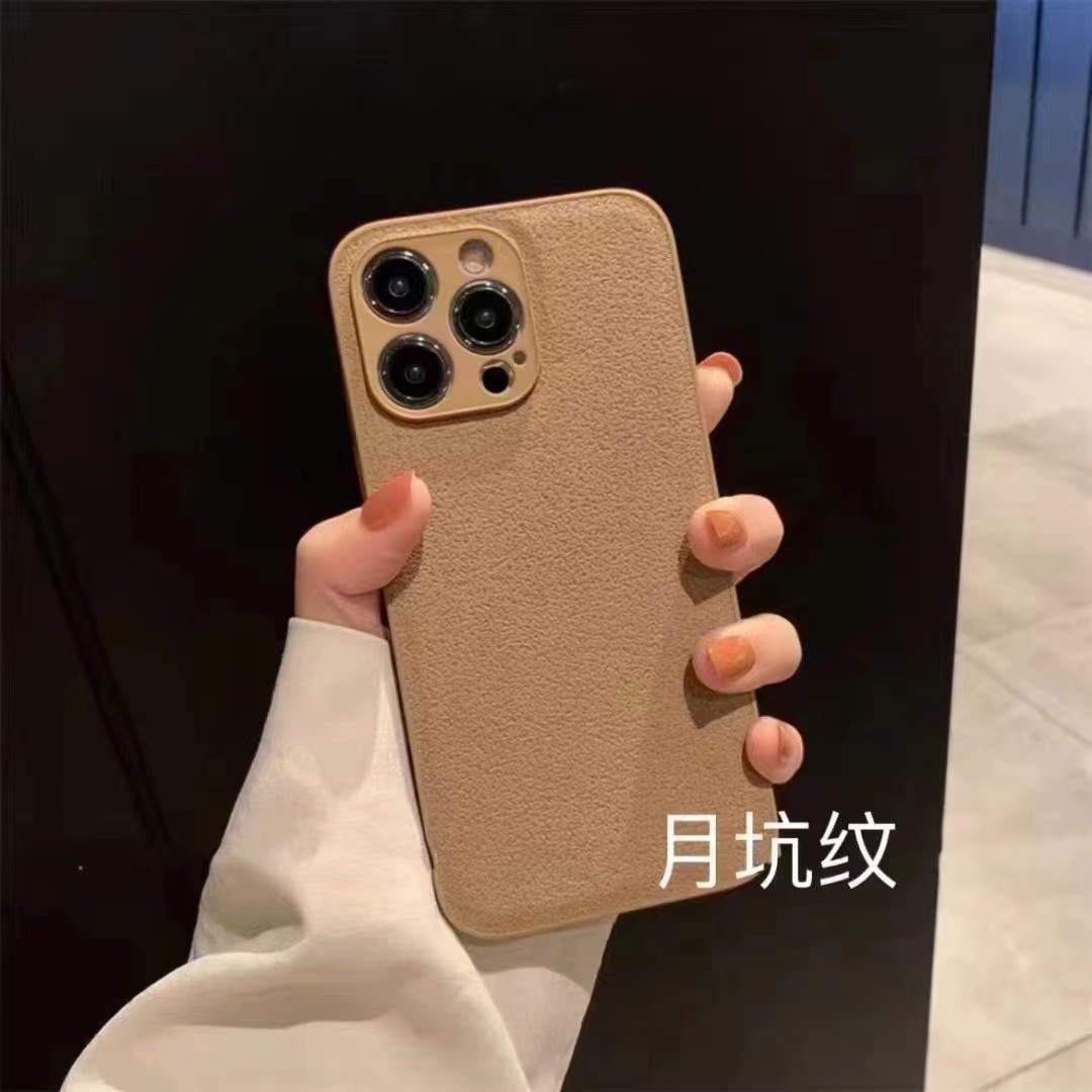Retro Color Moon Pit Skin Feeling Mobile Phone Shell Suitable for Apple 15promax Leather Pattern Drop-Resistant. 