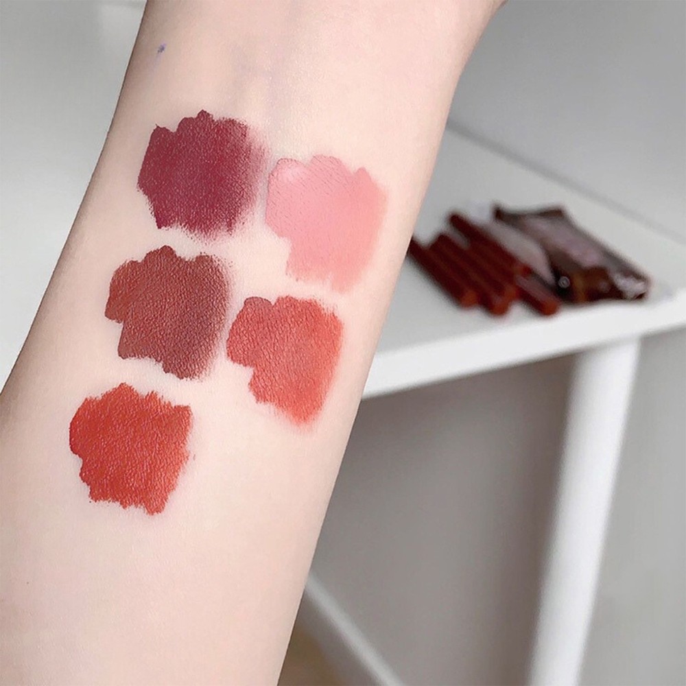 MAGIC CASA 5 Pcs Set Chocolate Matte Lip Glaze Set, Rich In Color, Long Lasting Waterproof Not Easy To Decolorize Lipstick. 
