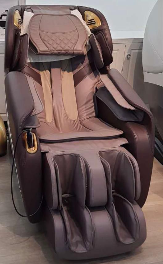 BodyFit Royal Emperor 4D+ Massage Chair Zero Gravity for Home Stress Relief With Soft Rollers