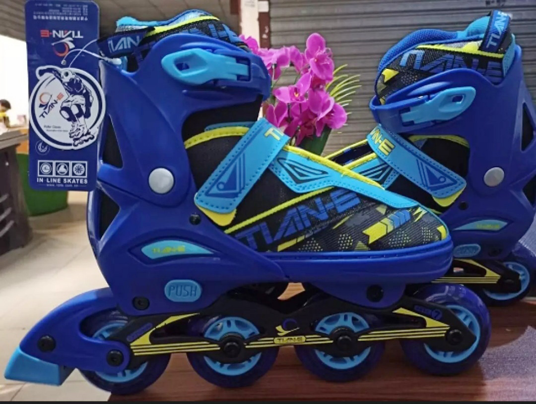Roller skate shoes inline size  (L-39-42). 