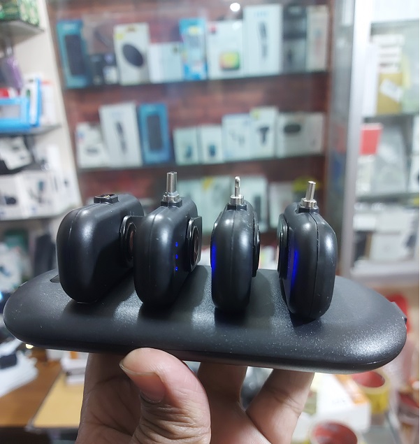 Fingerpow Portable Magnetic Charger Power Bank 4 in 1 All Port. 