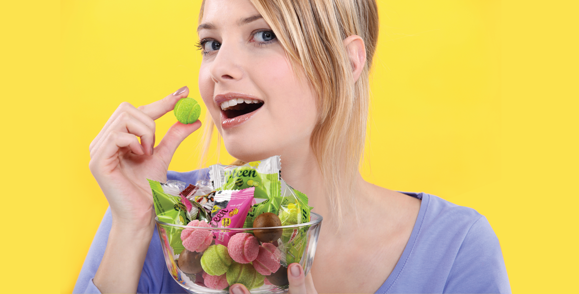 Matador Tennis Ball Gum (Strawberry) Square