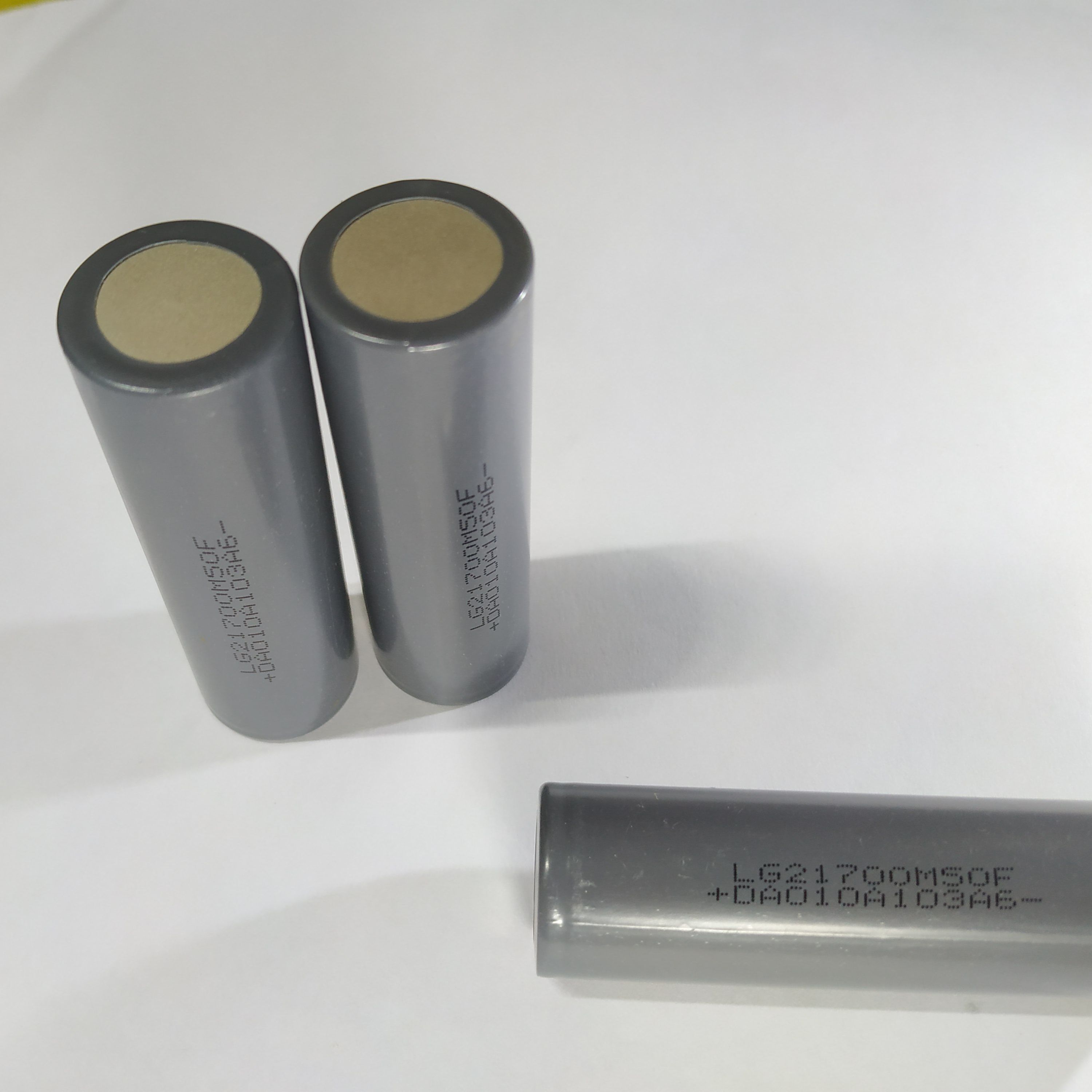 LG 21700 M50 Lithium Battery  5000mAh 3.7 volt High-Capacity Battery for Powerbank Flashlight DIY Projects Various Applications. 