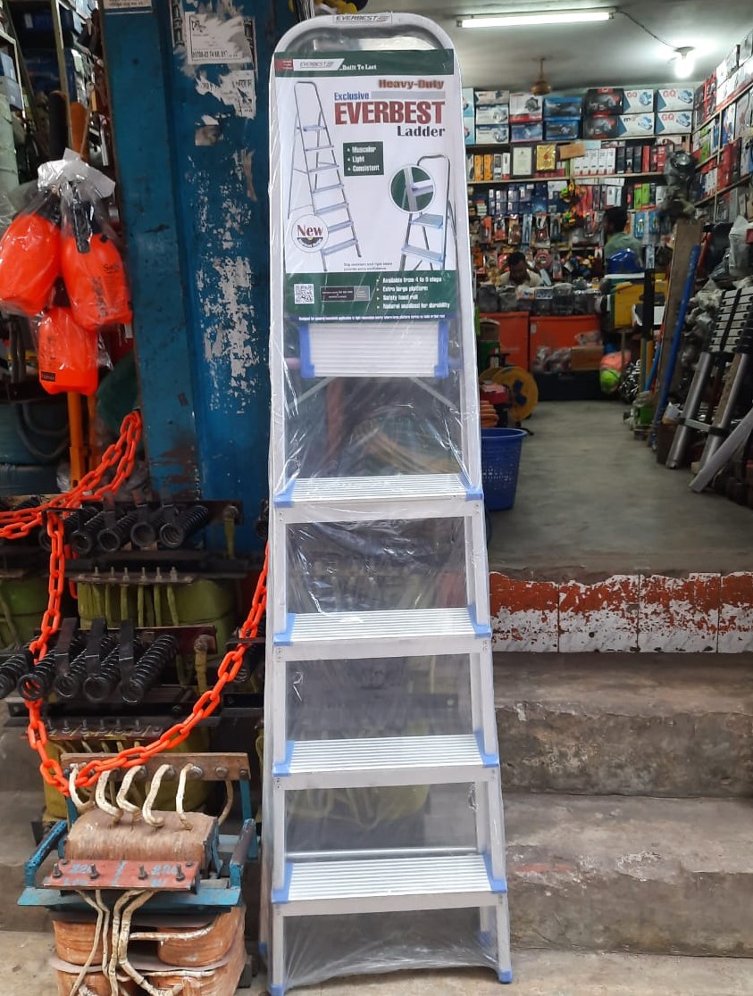 High Quality 5 Step Aluminium Folding Ladder (double rivet)/ Aluminium Ladder for Multipurpose Use EVERBEST Brand. 