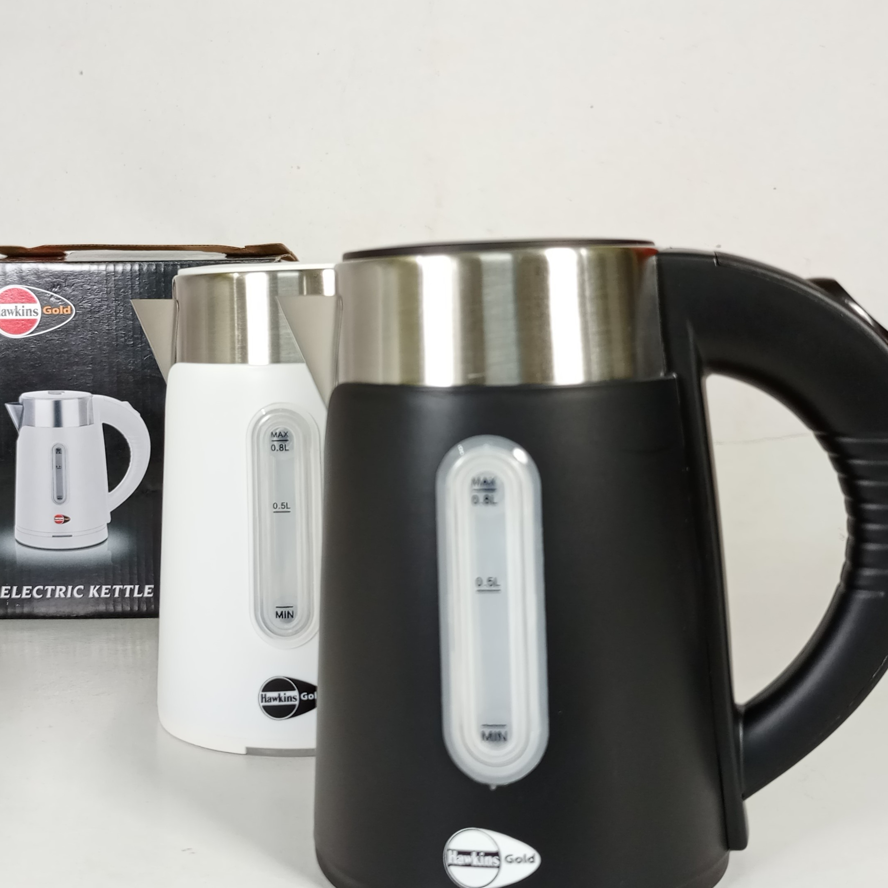 Electric kettle of standard design, capacity 0.8L. with automatic short off  & 800 watt.. 
