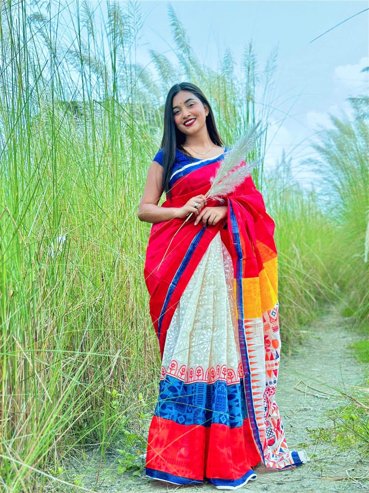 Halfsilk skinprint saree-Torcell attached to the armpit. 