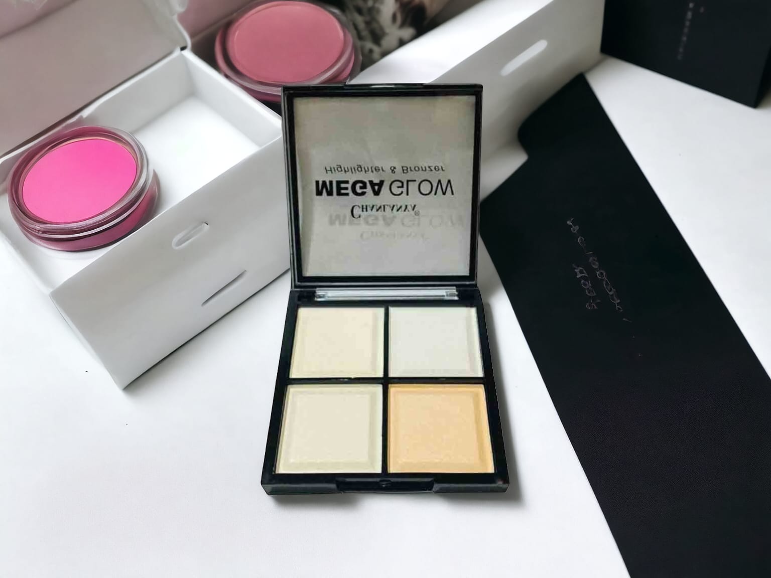 Chanlanya Mega Glow Highlighter And Bronzer. 