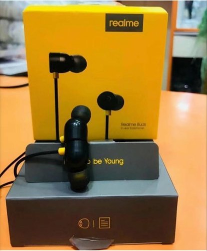 earbuds of realme