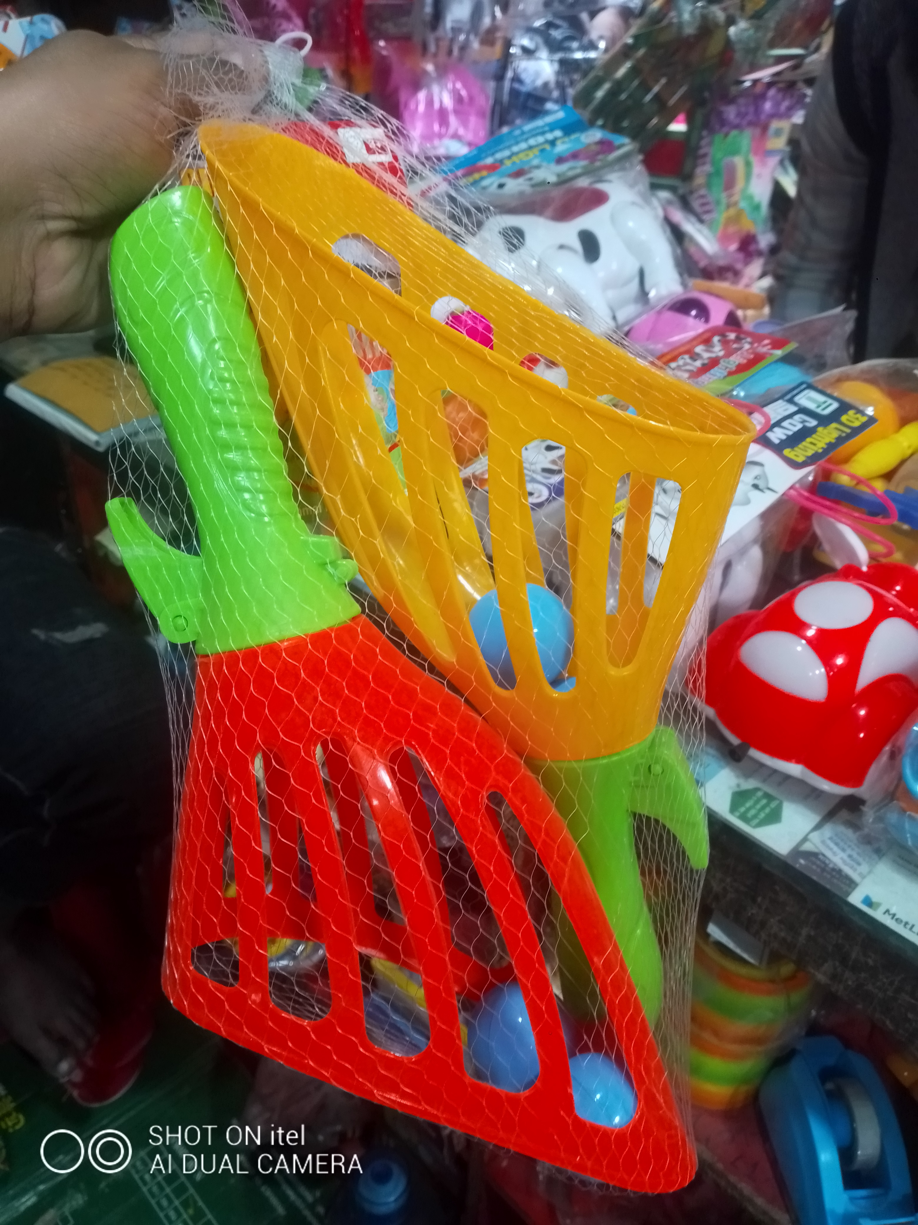 Kids Toss & Catch Ball Game Set, Catcher Scoop Toss Toy for Children Outdoor Garden Backyard Play Activity - 2 Rackets 4 Balls. 