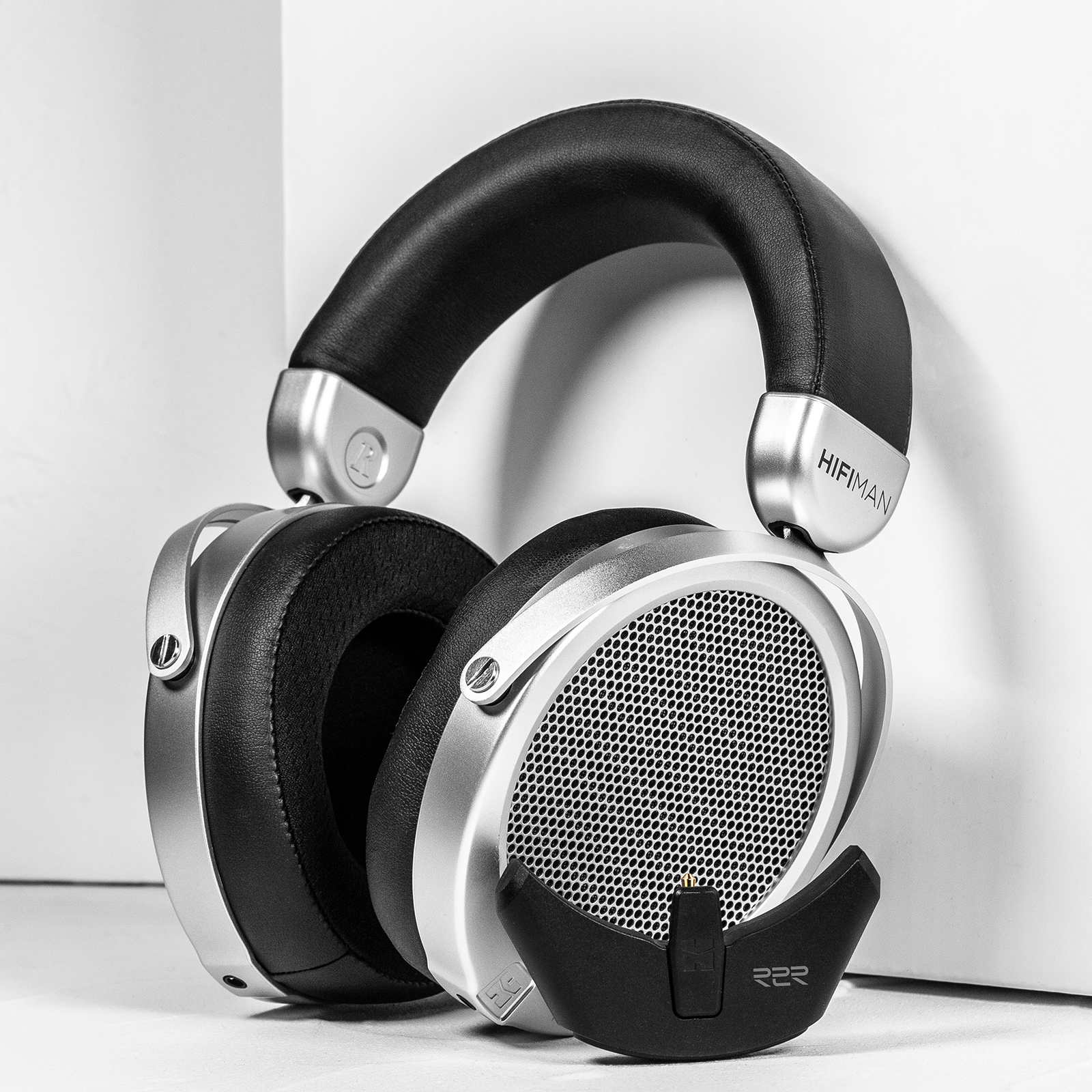 HIFIMAN Deva-Pro Over-Ear Full-Size Open-Back Planar Magnetic Headphone with Stealth Magnet and BlueMini R2R Bluetooth Receiver. 