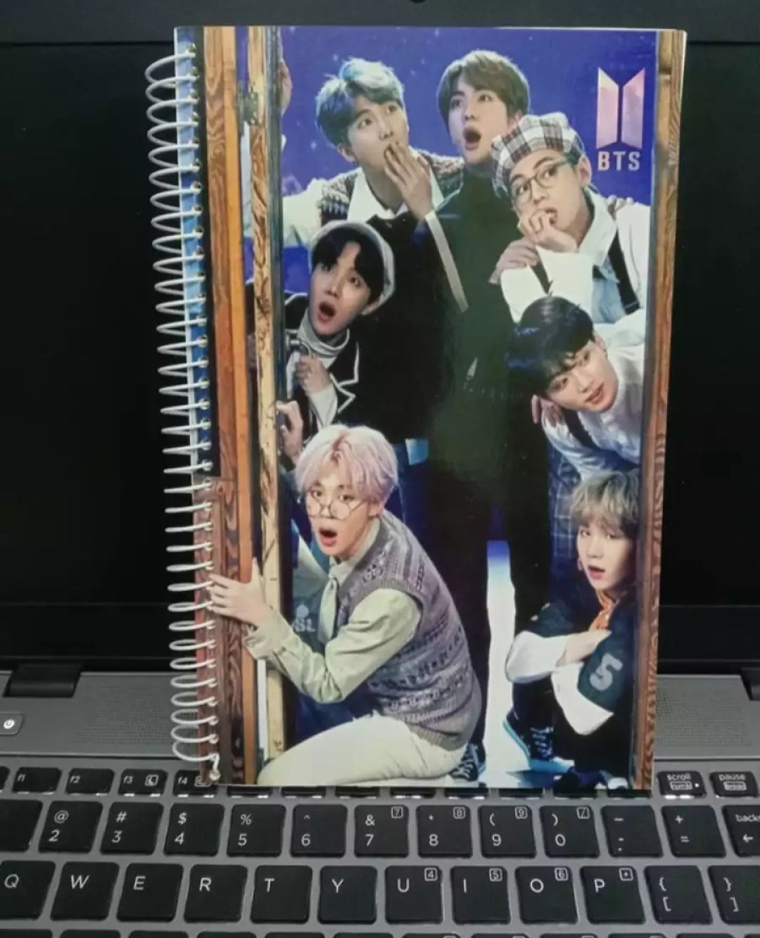 Bts নোট বুক/bts খাতা/bts ডায়েরি-হাতের বই - bts. 