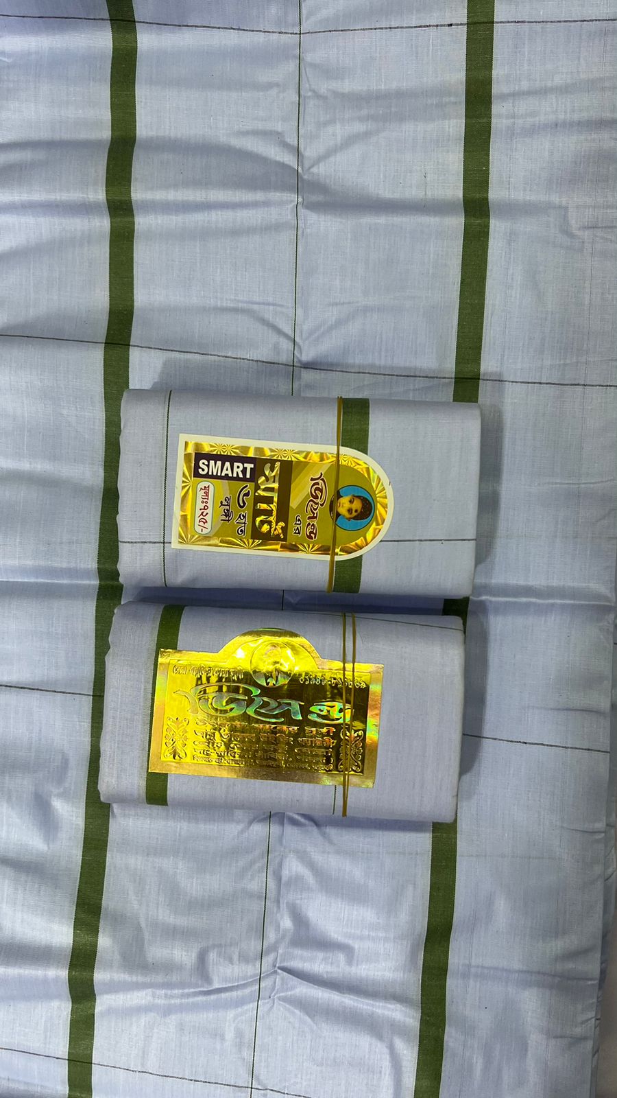 Decent Luxury Lungi Sirajganjs Traditional Handloom Made Lungi 100% Cotton Lungi 6 Hand Width 54" Height Lungi For Men. 
