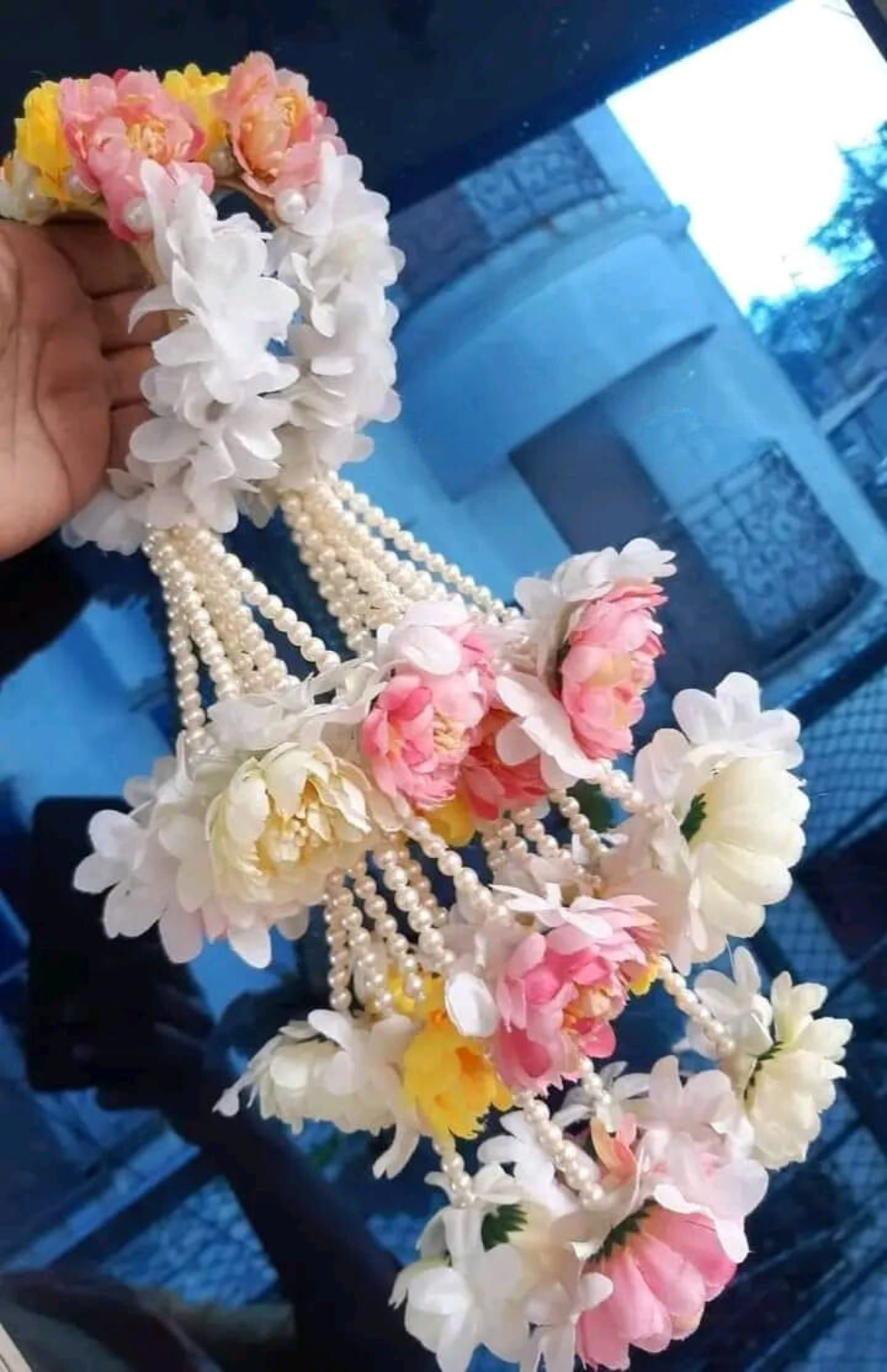 Fashionable Trendy Stylish Artificial Flower Bridal / Non-Bridal Bangles for Women - Grace your hair with charming artificial flower khopas. - Comfortable And Stylish