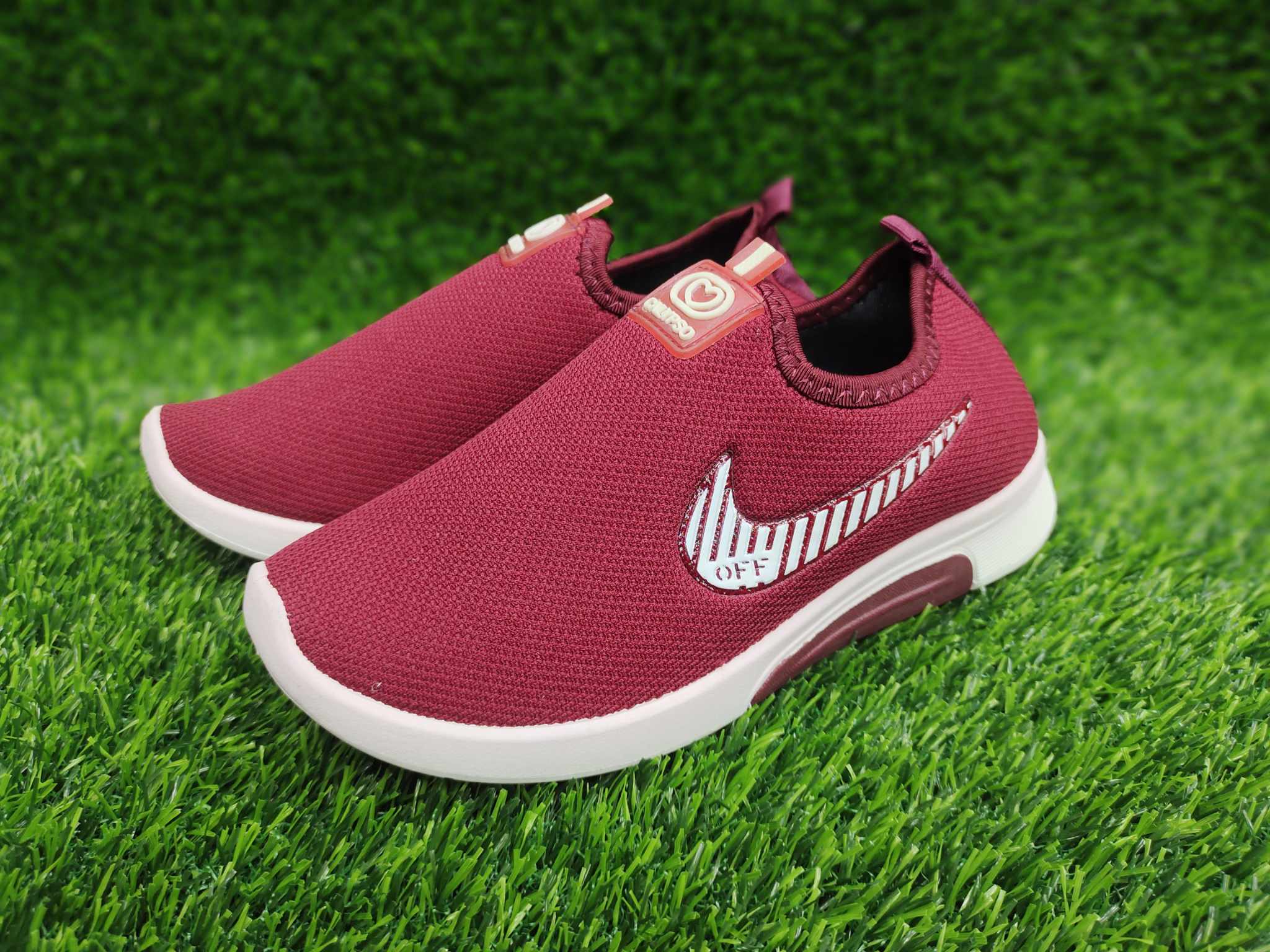 Soft Bottom Stylish Women Sports Shoes Yarn PVC for Gym Walking
