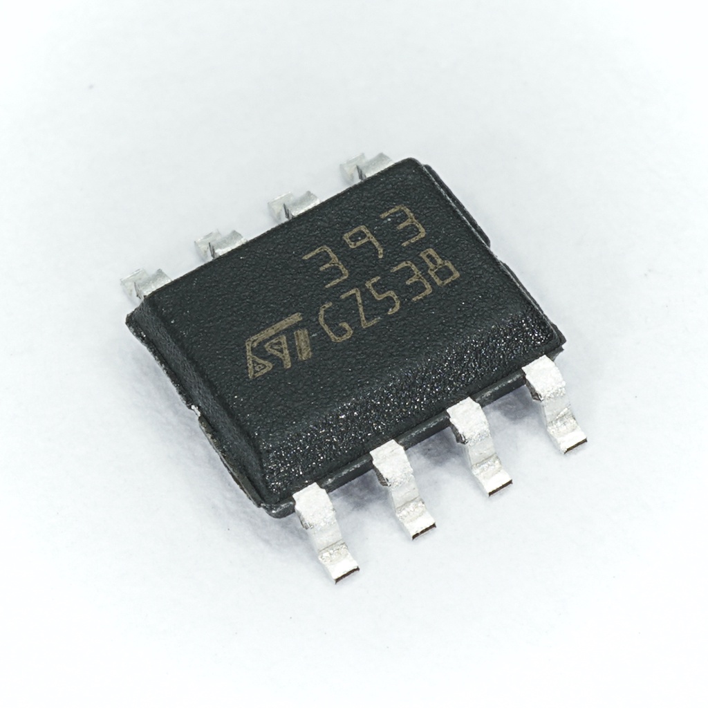 3Pcs - SMD LM393 Low Offset Voltage Operational Amplifiers Integrated Circuit SMD-8 8 Pin Leads Dual In Line Package Chip LM393 Operational Amplifiers