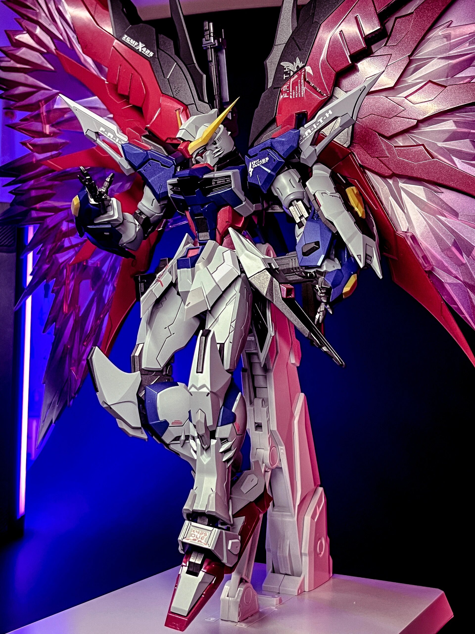 MG 1/100 ZGMF-X42S Destiny Send Light Wing Model DABAN 8828 Kit Assemble Toy Action Figures Mecha Toys Assembly Model Toys Gifts. 