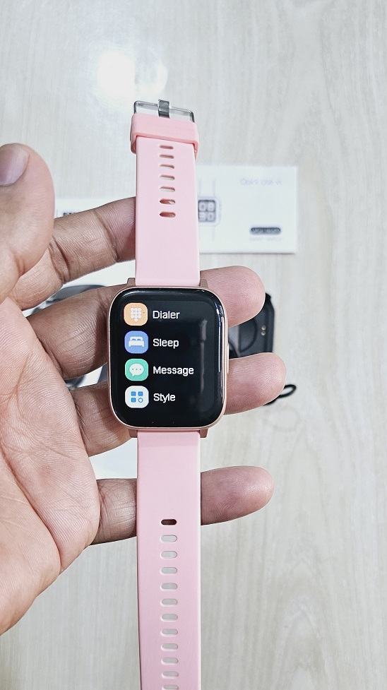 V1 Smartwatch 1.54 inch Calling Option. 
