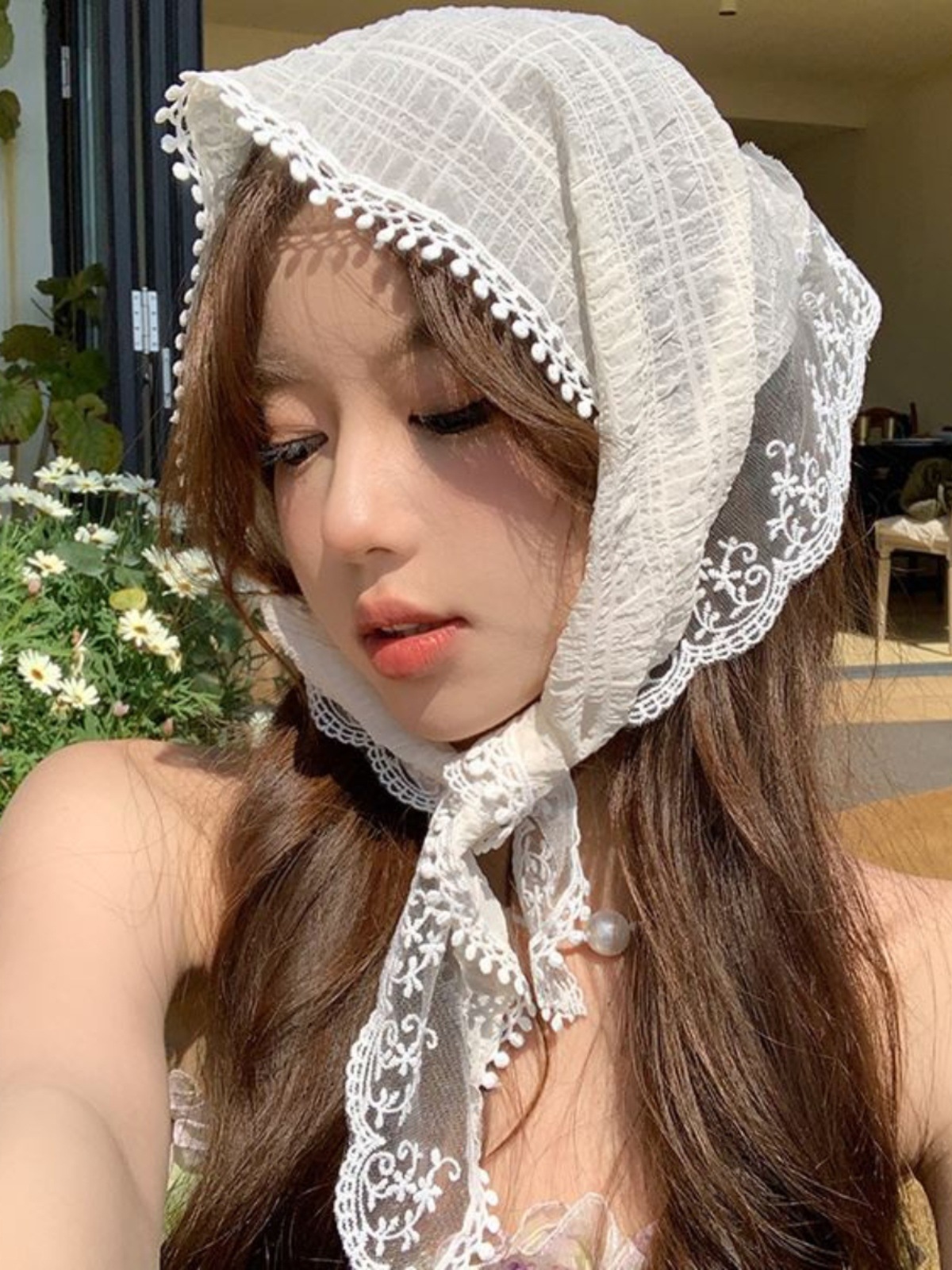 French pastoral style headscarf, white lace triangle scarf, headscarf, hair band, French baotou, fashion photography, Internet celebrity flowers