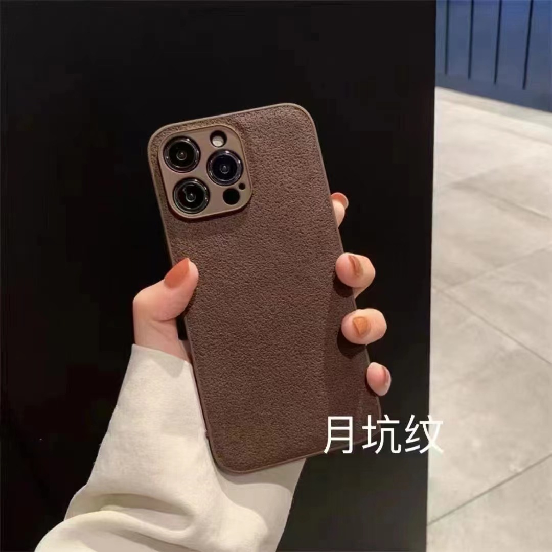 Retro Color Moon Pit Skin Feeling Mobile Phone Shell Suitable for Apple 15promax Leather Pattern Drop-Resistant. 
